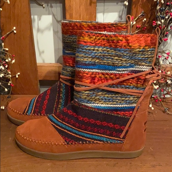 Toms Shoes - NWOT Toms multi colored boots🤩🤩
